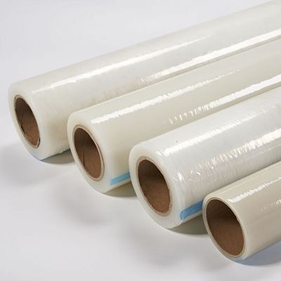 अच्छी कीमत अवशेष मुक्त हटाने योग्य पीई सुरक्षात्मक फिल्म यूवी प्रतिरोध 6 महीने और औद्योगिक पैकेजिंग के लिए रबर आधारित चिपकने वाला ऑनलाइन